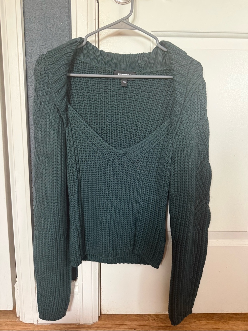 Express Forest Green V-Neck Chunky Knit Sweater